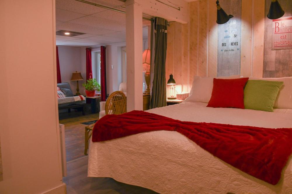 Bed and Breakfast Gite Grand Moment Cabano Zewnętrze zdjęcie